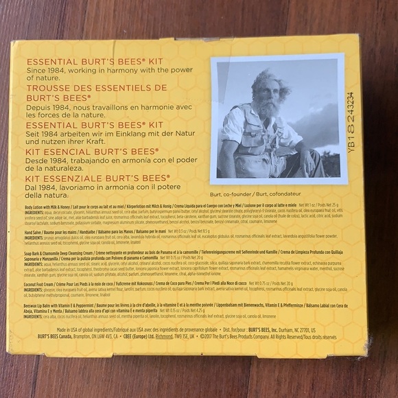 Burt's Bees Essential Holiday Gift Set - Picture 4 of 5